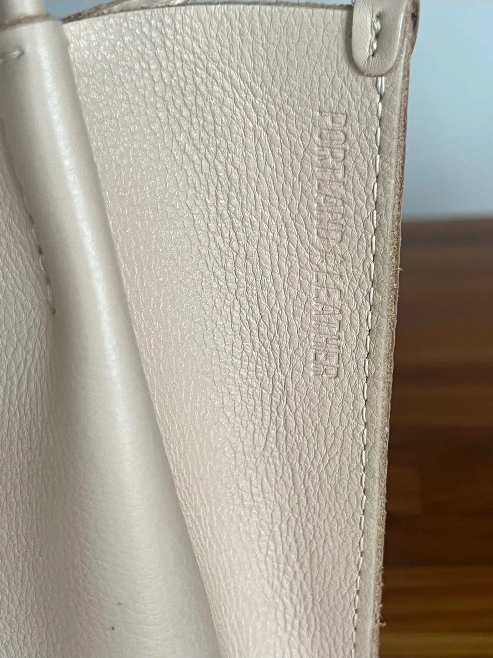 Portland Leather Devin Classic  Size  bucket tote - NWOT - Picture 4 of 9